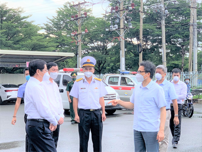 Phó Thủ tướng Vũ Đức Đam kiểm tra công tác phòng, chống dịch tại Cụm cảng Tân Cảng - Cái Mép