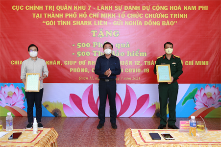“Gói tình Shark Liên – Gửi nghĩa đồng bào” giúp đỡ Nhân dân Quận 12 chống dịch Covid-19