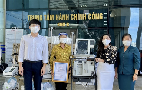 Tỉnh Bình Dương tiếp nhận trang thiết bị, vật tư y tế phòng, chống dịch Covid-19