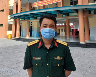 Đại úy Nguyễn Quang Hiệp xung phong vào tuyến đầu chống dịch