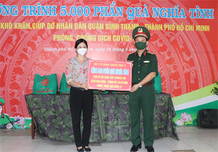 “5.000 phần quà nghĩa tình” chia sẻ khó khăn, vượt qua dịch bệnh