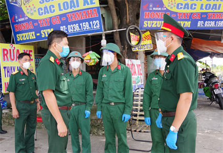 Sư đoàn 5 hỗ trợ sản phẩm tăng gia sản xuất cho gia đình quân nhân