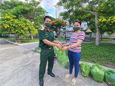 Bộ CHQS tỉnh BR-VT hỗ trợ sản phẩm tăng gia phòng chống Covid-19