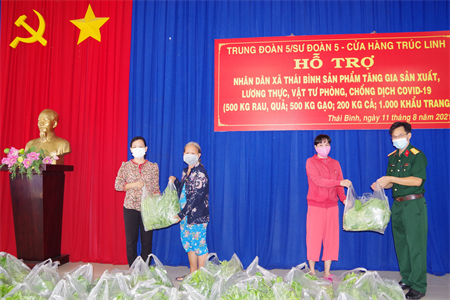 Sư đoàn 5 hỗ trợ sản phẩm tăng gia cho tín đồ tôn giáo