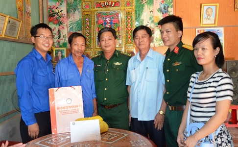 Nghĩa tình biên giới