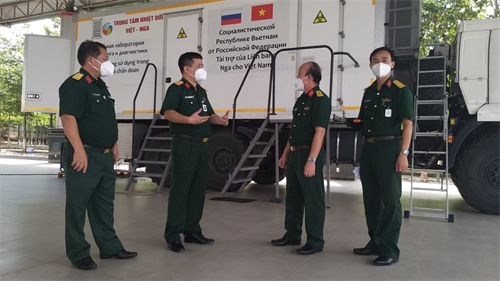 Bộ CHQS tỉnh Bình Dương thăm Trung tâm Nhiệt đới Việt – Nga