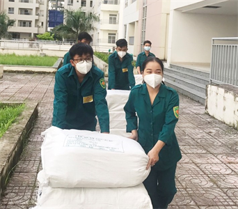 Những nữ dân quân trên tuyến đầu chống dịch