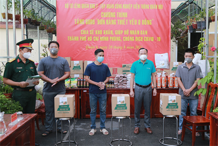 Chương trình “Đơn hàng thiết yếu 0 đồng” lan tỏa giúp đỡ Nhân dân Quận 6 chống dịch