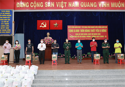 “Đơn hàng thiết yếu 0 đồng” ấm lòng Nhân dân Quận 8