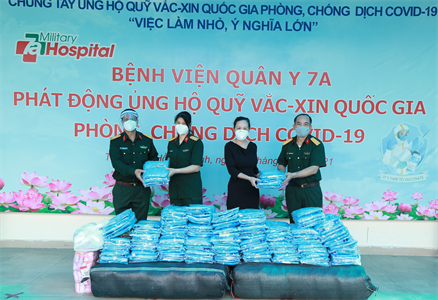 Cục Chính trị Quân khu 7 phối hợp với Báo Công lý – Tòa án Nhân dân Tối cao hỗ trợ vật tư cho lực lượng trên tuyến đầu chống dịch