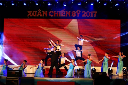 Quân khu 7 tổ chức chương trình giao lưu nghệ thuật "Xuân chiến sĩ"