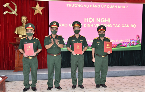 Quân khu 7 trao quyết định bổ nhiệm cán bộ