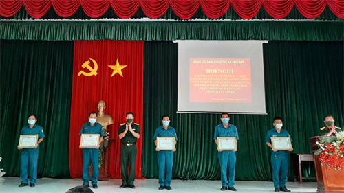 Ban CHQS thị xã Phú Mỹ thi đua đặc biệt giúp dân chống dịch