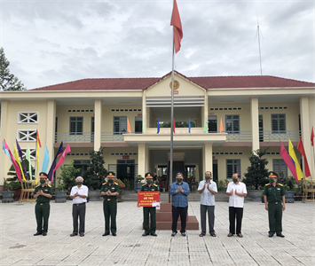 Tiểu đoàn 14 (Trung đoàn 174) tiếp nhận kinh phí nâng cấp khu tăng gia sản xuất