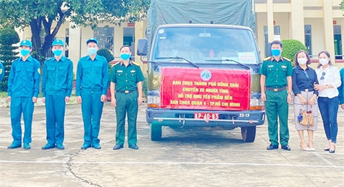 “Chuyến xe nghĩa tình” của Ban CHQS TP Đồng Xoài