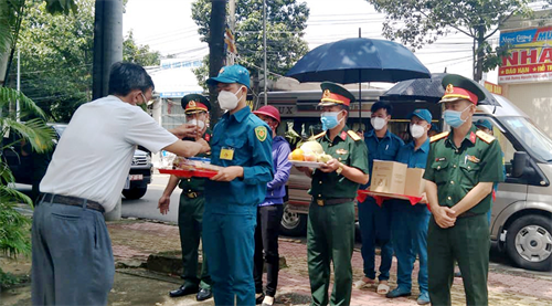 Tiếp nhận và trao tro cốt nạn nhân mất vì Covid-19 cho thân nhân