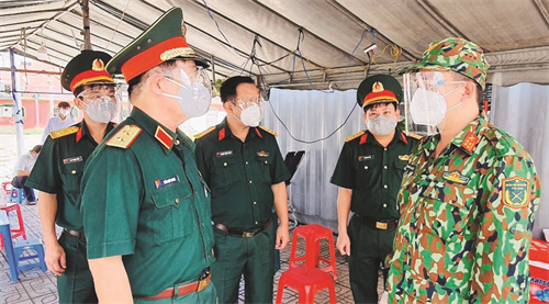 Quyết liệt chống dịch, huy động mọi nguồn lực giúp dân