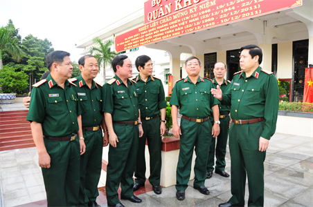 Đại tướng Phùng Quang Thanh luôn dành tình cảm, sự quan tâm đặc biệt đối với lực lượng vũ trang Quân khu 7