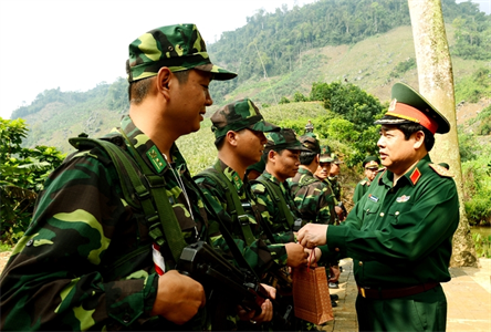 Vị tướng quân tin, dân mến