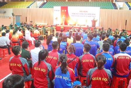 Hơn 100 vận động viên Trung tâm thể dục thể thao quốc phòng 2 được khen thưởng năm 2016