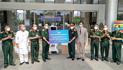 Hội Doanh nhân Cựu chiến binh TP Hồ Chí Minh tặng vật tư y tế cho Bệnh viện Quân y 175