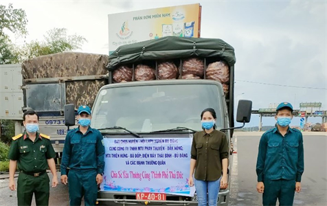 5 tấn rau, củ, quả chuyển đến người dân vùng dịch