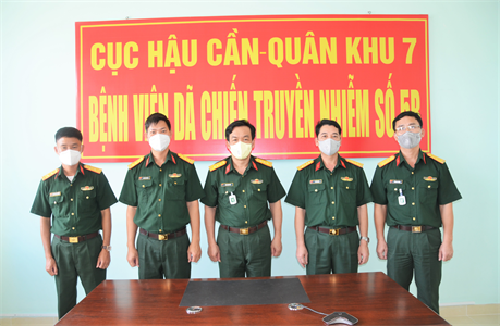 Tăng cường hoạt động công tác Đảng, công tác chính trị tại các Bệnh viện dã chiến truyền nhiễm