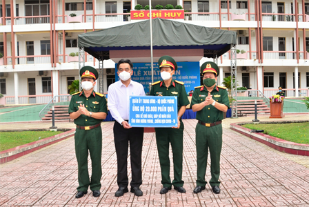 Bộ CHQS tỉnh Bình Dương tổ chức lễ xuất quân trao tặng 20.000 phần quà của Quân ủy Trung ương – Bộ Quốc phòng tặng nhân dân tỉnh Bình Dương