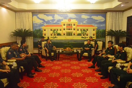 Bộ Tư lệnh Hiến binh Quân đội Hoàng gia Campuchia chúc Tết Bộ Tư lệnh Quân khu 7