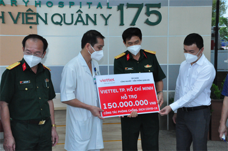 Tổng Công ty Viễn thông Viettel trao tặng 150 triệu cho Bệnh viện Quân y 175