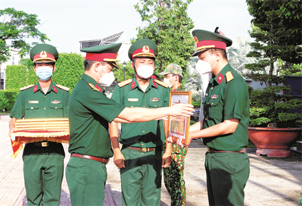 Vinh quang ngày trở về