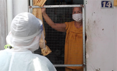 Những chiến sĩ quân y đi từng ngõ, gõ từng nhà