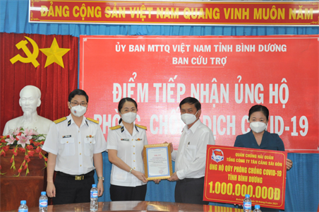 Tổng Công ty Tân cảng Sài Gòn ủng hộ Quỹ phòng, chống Covid-19 tỉnh Bình Dương 1 tỷ đồng