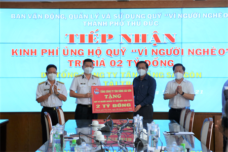 Tổng Công ty Tân cảng Sài Gòn ủng hộ thành phố Thủ Đức 5 tỷ đồng phòng, chống dịch và Quỹ vì người nghèo