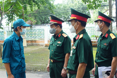 Hơn 120 ngày lực lượng vũ trang Quân khu 7 “chống dịch, cứu dân”