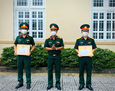 Tặng giấy khen lực lượng tăng cường phòng chống dịch Covid-19 trên địa bàn thành phố Bà Rịa