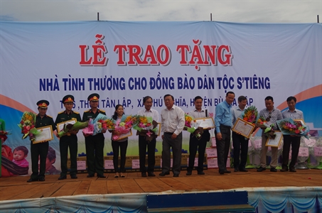 Tết đầm ấm trong những ngôi nhà của tình quân dân