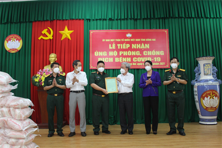 Quân ủy Trung ương, Bộ Quốc phòng tặng 100 tấn gạo hỗ trợ Đồng Nai chống dịch