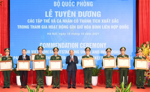 Tuyên dương các tập thể và cá nhân có thành tích xuất sắc trong tham gia hoạt động Gìn giữ hòa bình Liên hợp quốc