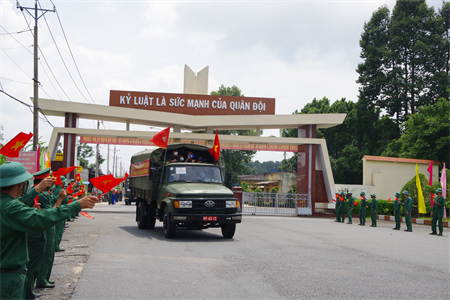 Sư đoàn 5: Đón cán bộ, chiến sĩ hoàn thành nhiệm vụ hỗ trợ phòng, chống dịch trở về đơn vị