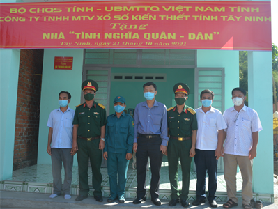 Bộ CHQS tỉnh Tây Ninh bàn giao “Nhà tình nghĩa quân – dân”