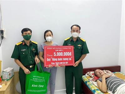 Sẻ chia khó khăn cùng đồng đội