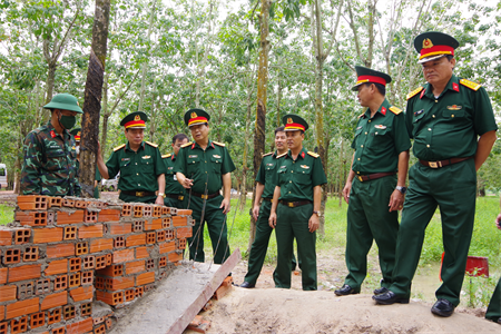 Bộ Quốc phòng kiểm tra công tác xây dựng trường bắn, thao trường huấn luyện tại Sư đoàn 5