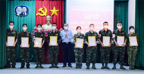 Huyện Hóc Môn chia tay y, bác sĩ Học viện Quân y hỗ trợ phòng chống dịch Covid-19