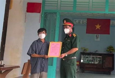 Bộ CHQS tỉnh Tây Ninh trao “nhà tình nghĩa quân – dân”
