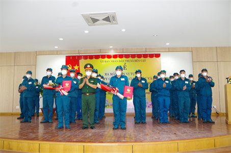 Thành lập đơn vị tự vệ Công ty Giày Đại Lộc và Công ty phân bón Phượng Hoàng