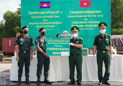 Bộ đội Biên phòng tỉnh Tây Ninh hỗ trợ lực lượng bảo vệ biên giới nước bạn Campuchia