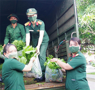 Những bóng hồng hết lòng vì dân