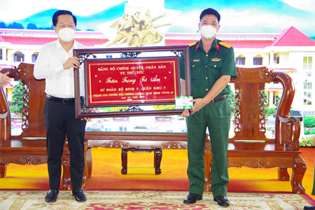 Lãnh đạo Thành phố Thủ Đức thăm Sư đoàn 5