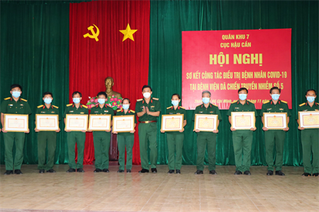 Bệnh viện dã chiến truyền nhiễm số 5 hoàn thành xuất sắc nhiệm vụ điều trị bệnh nhân Covid-19